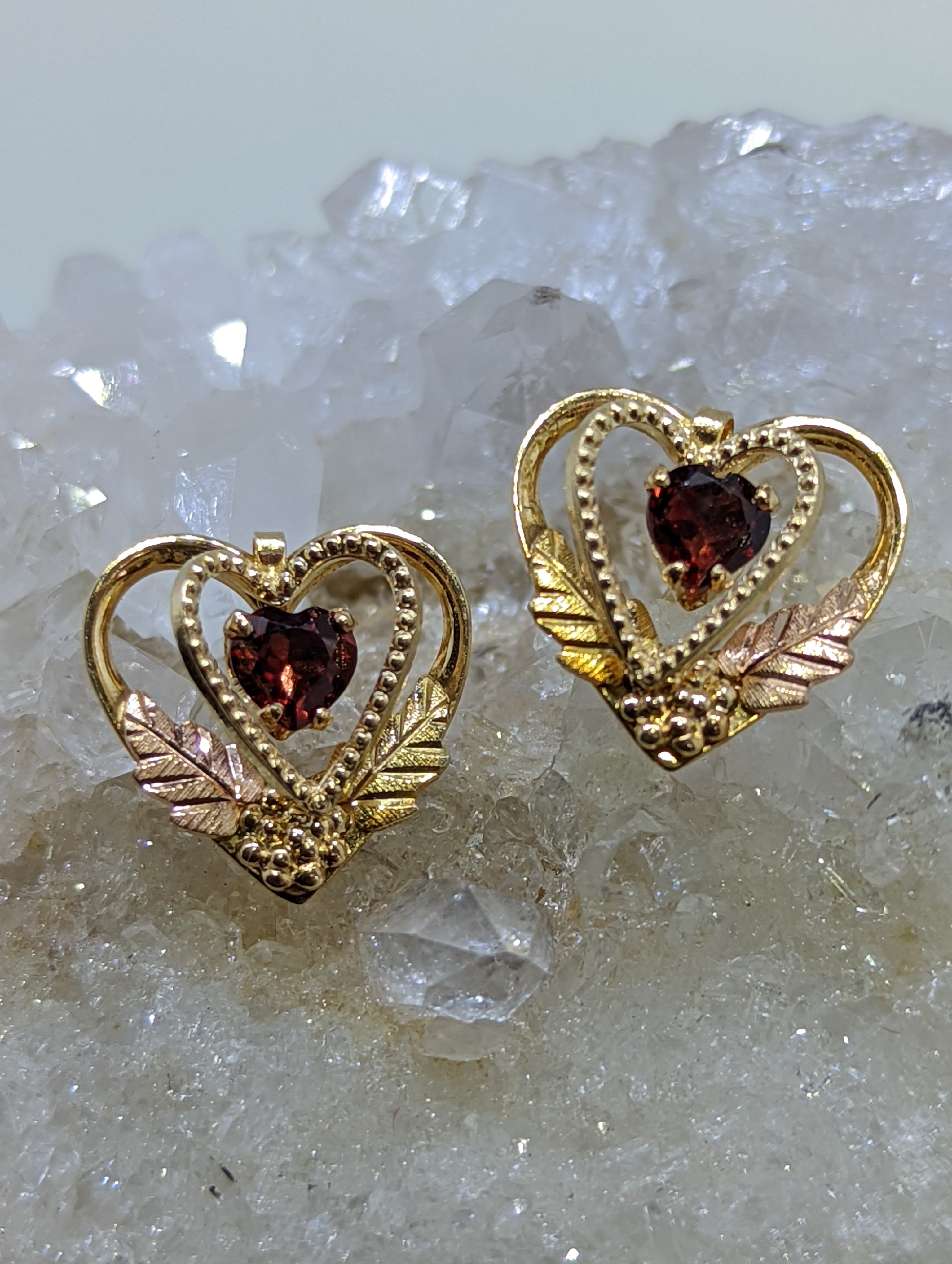 Amazon.com: 14k Gold Heart Red Garnet Necklace/14k Gold Red Gem Necklace/Christmas  Gift/Heart Necklace/Dainty Love Pendant/Layering Garnet Necklace : Handmade  Products