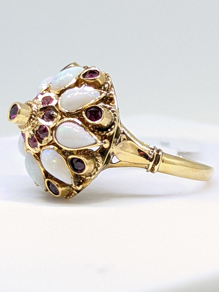 Vintage 14K Gold Garnet and Opal Ring