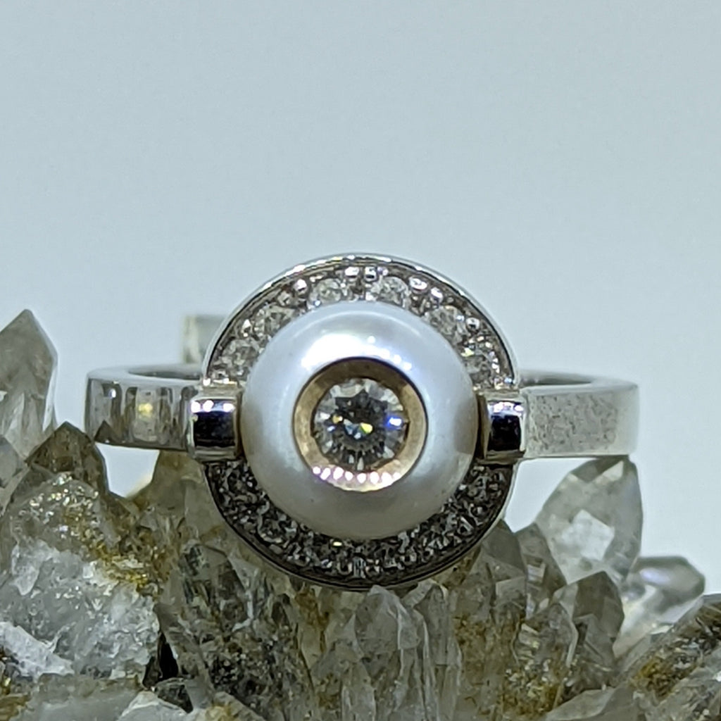 14K White Gold Diamond and Pearl Ring