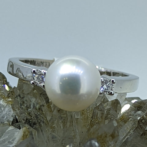 14K White Gold Pearl and Diamond Ring