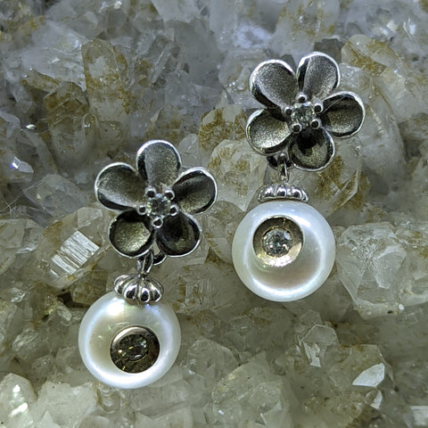 14K White Gold Floral Pearl Earrings