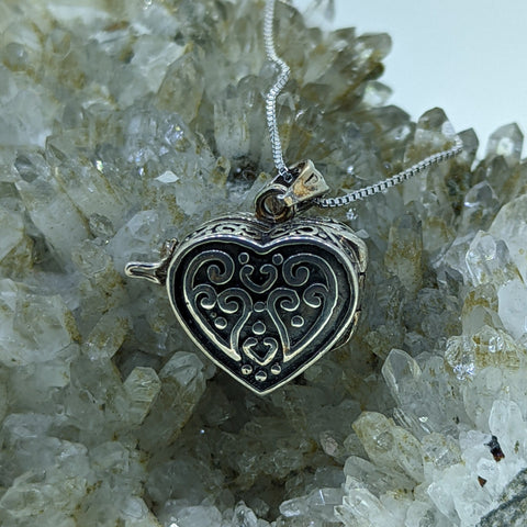 18' Sterling Silver Heart Locket