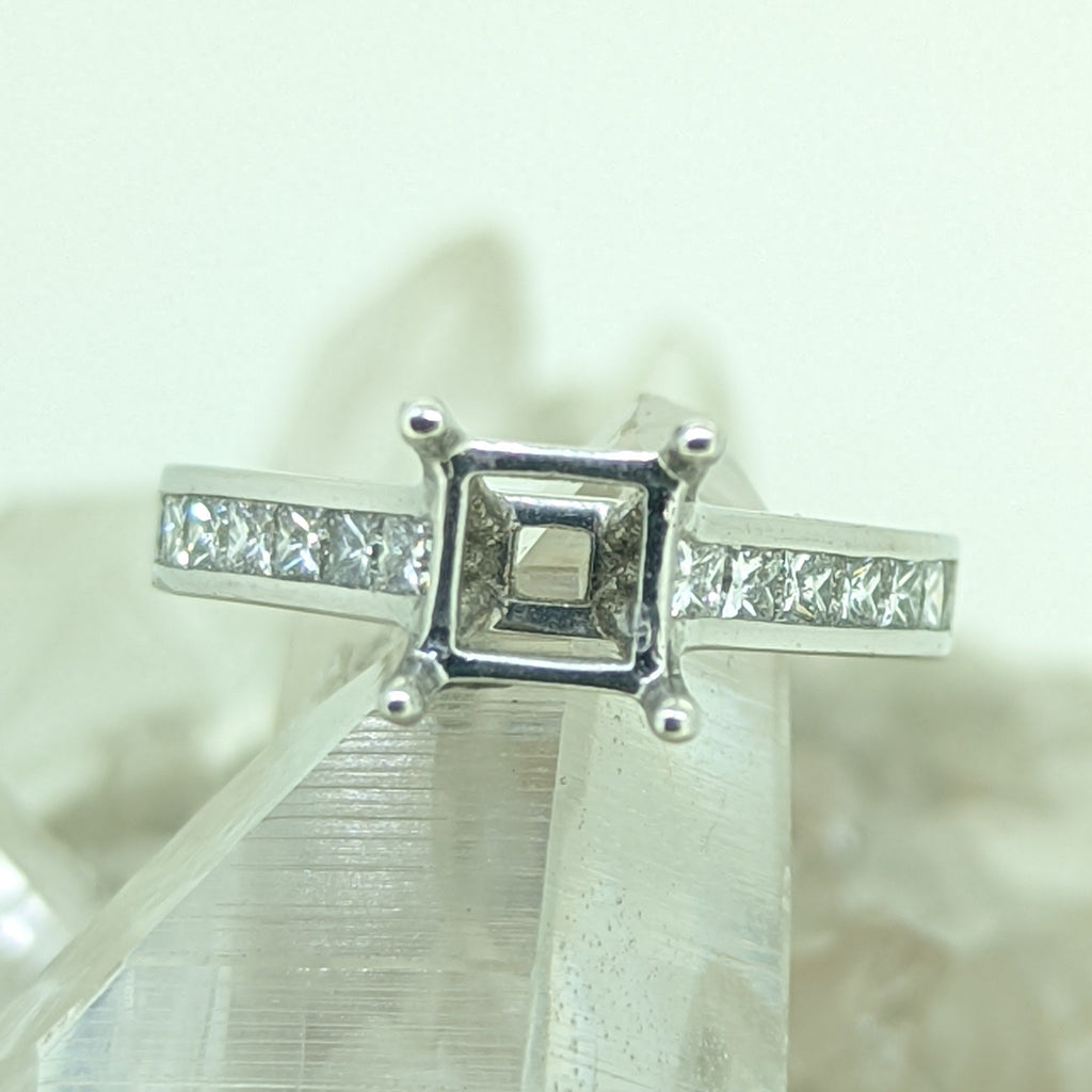 18K White Gold Semi Mount