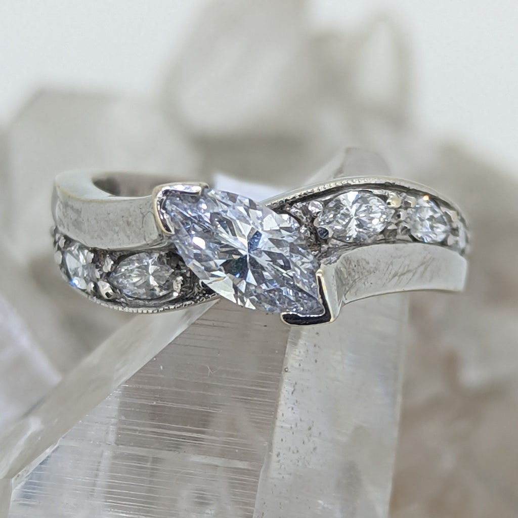 14K White Gold Ring Featuring a Cubic Zirconia Center Stone