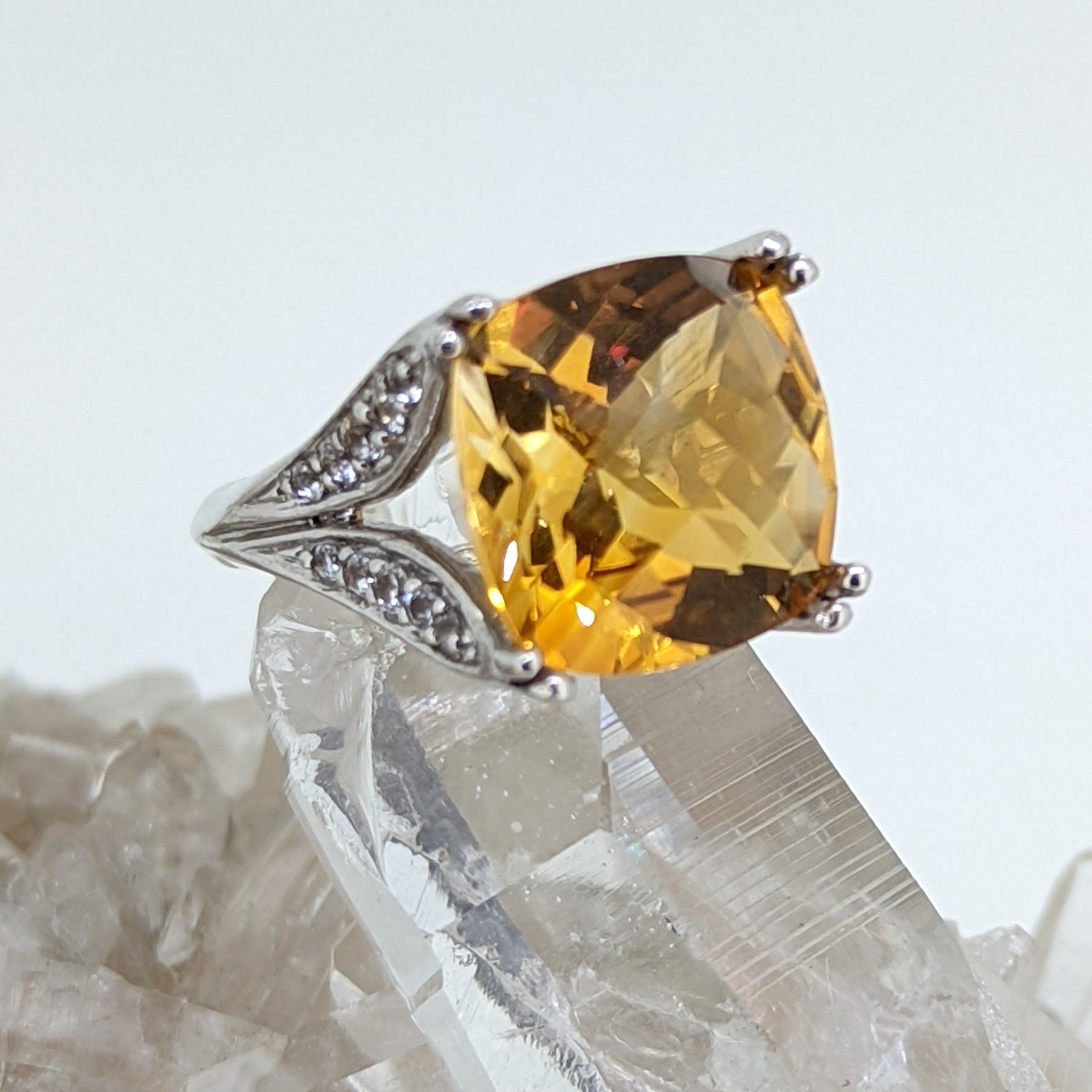 Large Citrine Fashion Ring (R2227) - Summit Jewelers | 7821 Big Bend Blvd.  | Webster Groves, MO | 63119 | 314.962.1400