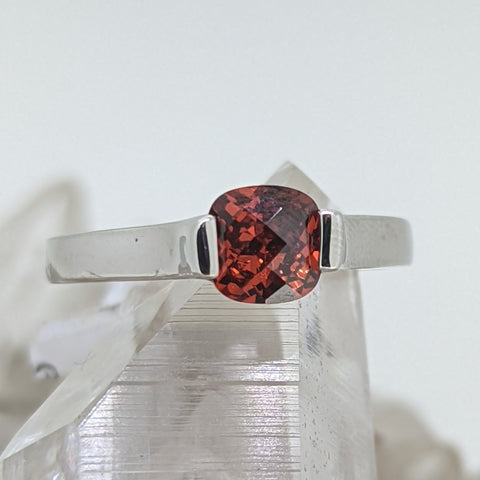 January Birthstone Ring (Garnet)