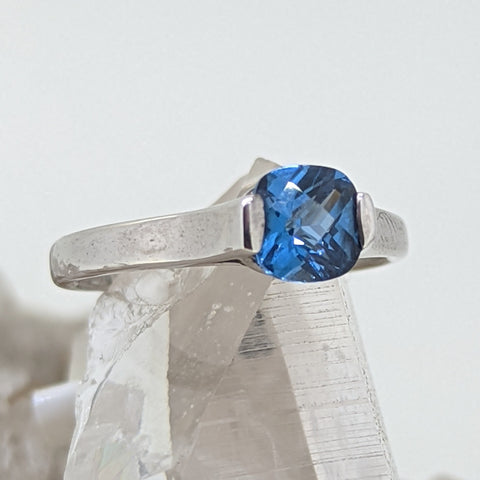 December Birthstone Ring (Blue Zircon)