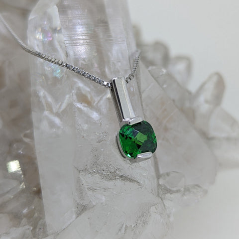 May Birthstone Necklace (Emerald)