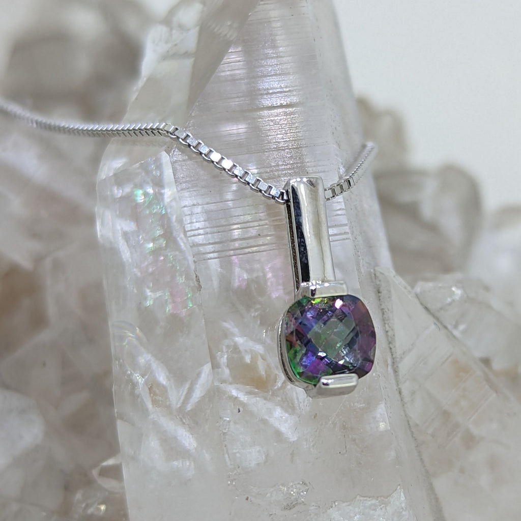June Birthstone Necklace (Alexandrite)